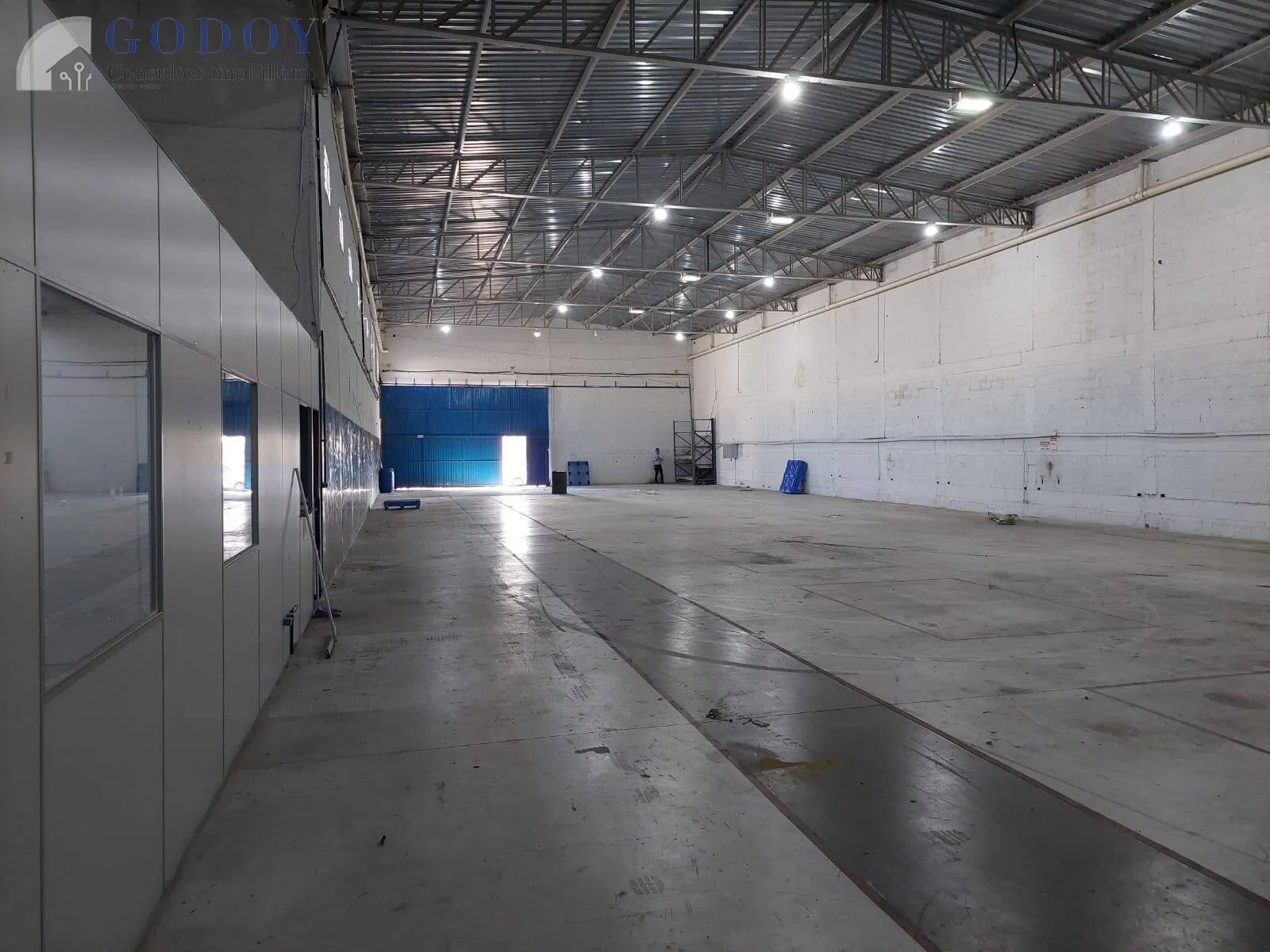 Imagem Galpão Comercial e Industrial com 825m² para Locação
