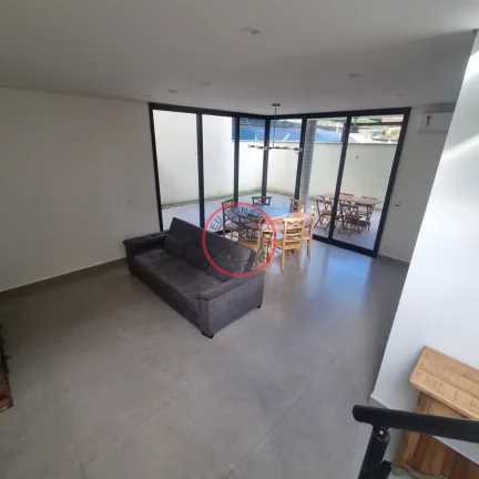 Imagem CASA DE ALTO PADRAO EM CONDOMINIO, COM 3 SUITES , AREA GOURMET PRIVATIVA , 3 VAGAS, BEM PROXIMO A PRAIA