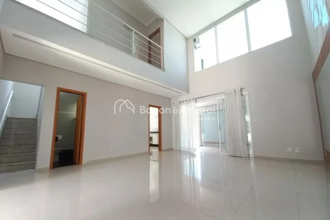 Imagem Casa espaçosa para locação no Swiss Park com 247 m² e excelente distribuição dos ambientes

Es...