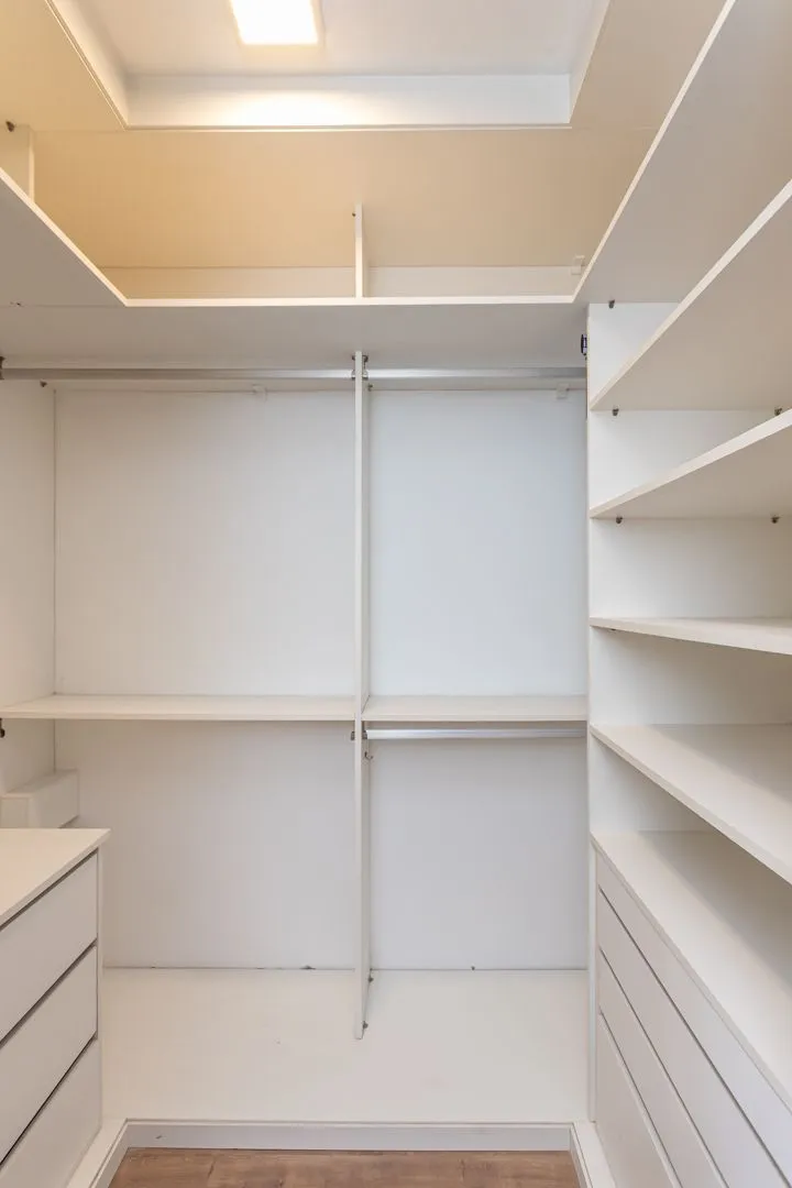 Imagem Apartamento no bairro Mont Serrat de 2 suítes e 2 vagas DESOCUPADO