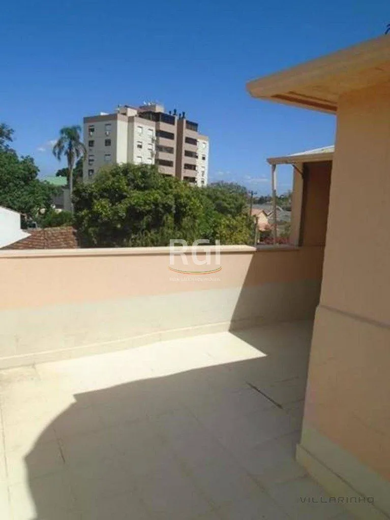 Imagem Cobertura para Venda - 118m², 3 dormitórios, 1 vaga - Nonoai
