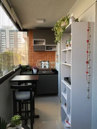 Imagem Ótimo apartamento com 104m² na Saúde. Living com varanda gourmet, 03 dormitórios sendo 01 suíte...