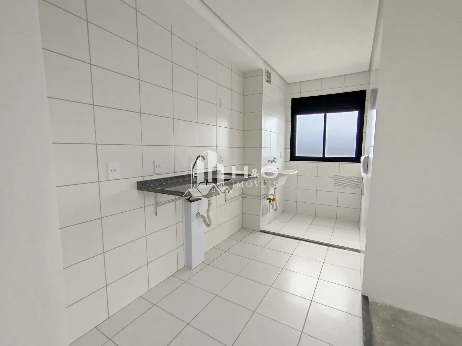 Imagem Oportunidade, Apartamento à venda no ARTUR ALVIM possui 40 metros quadrados com 2 quartos e uma vaga de garagem.