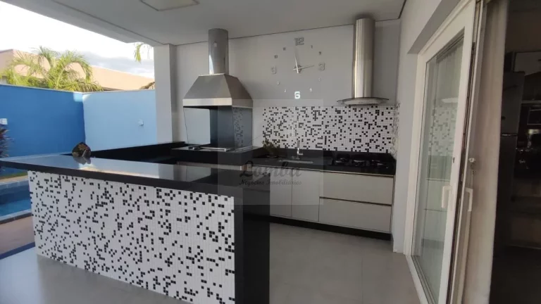 Imagem Casa de luxo em condomínio fechado no Jardim Itália - Cuiabá-MT 4 suítes, 382m², 4 vagas Próximo ao clube Imperdível!