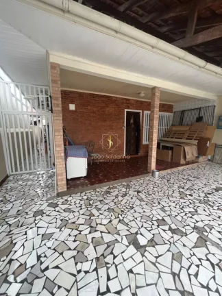 Imagem Casa em Guaratuba na região Central, muito bem localizada, uma quadra da av. 29 de abril.