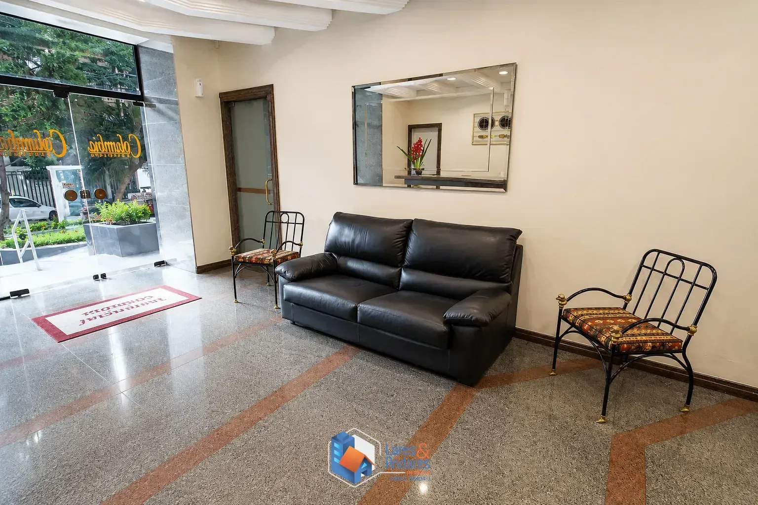 Imagem APTO À VENDA COM 43 M², 1 DORM, ARMÁRIOS PLANEJADOS, SACADA, COZINHA AMERICANA COM COOKTOP E 1 VG - JARDIM PAULISTA - SP.