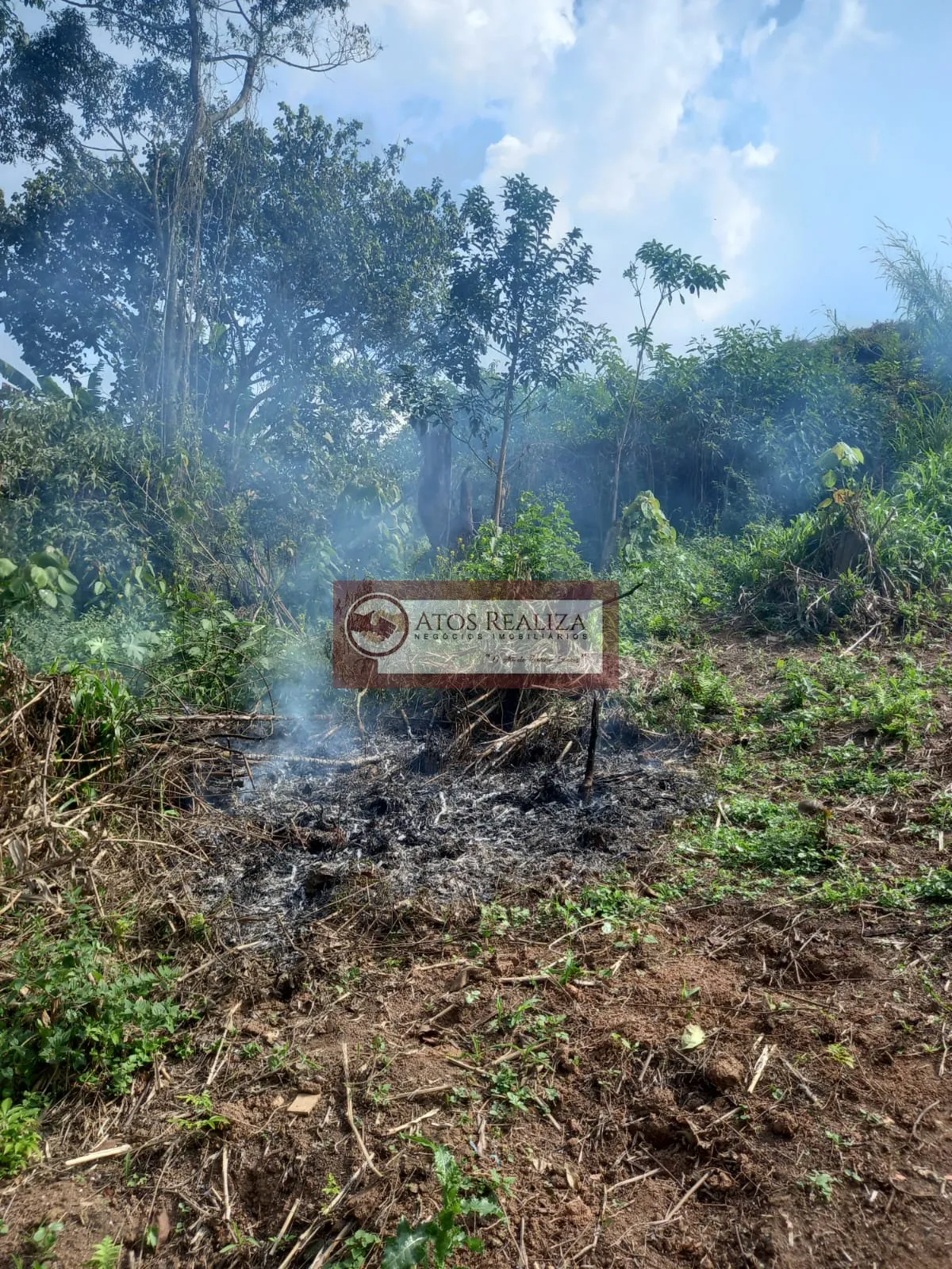Imagem Terreno em Cidade Santa Julia - Itapecerica da Serra: venda e locação por R$ 350.000
