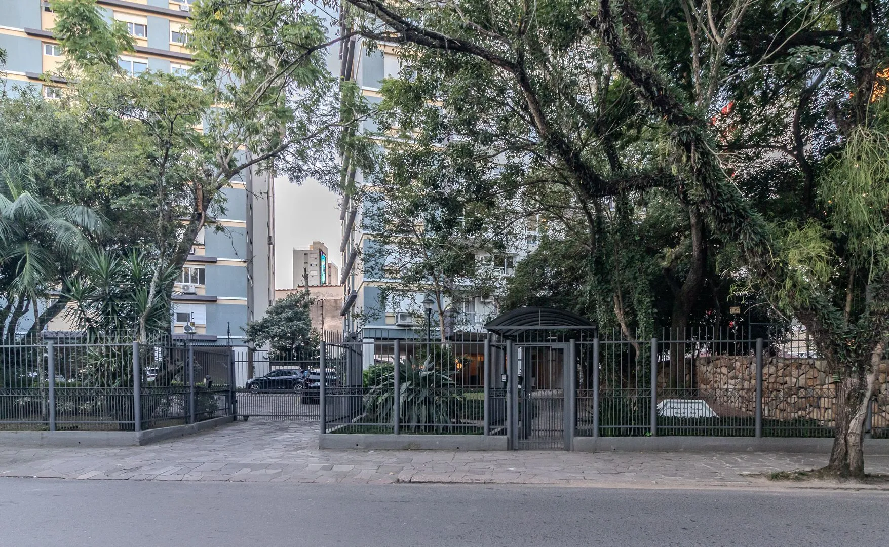 Imagem ️ MÁFFER IMÓVEIS ALUGA - APARTAMENTO 3 DORMITÓRIOS | 3 VAGAS | TOTALMENTE REFORMADO | MOINHOS DE VENTO