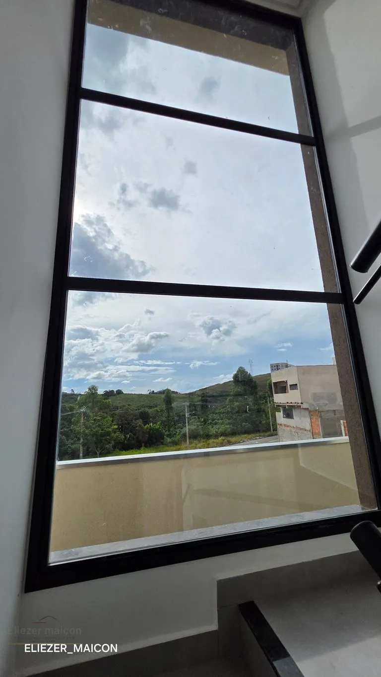 Imagem Sobrado a venda com 3 quartos no bairro jardins de florença Poços de Caldas - MG