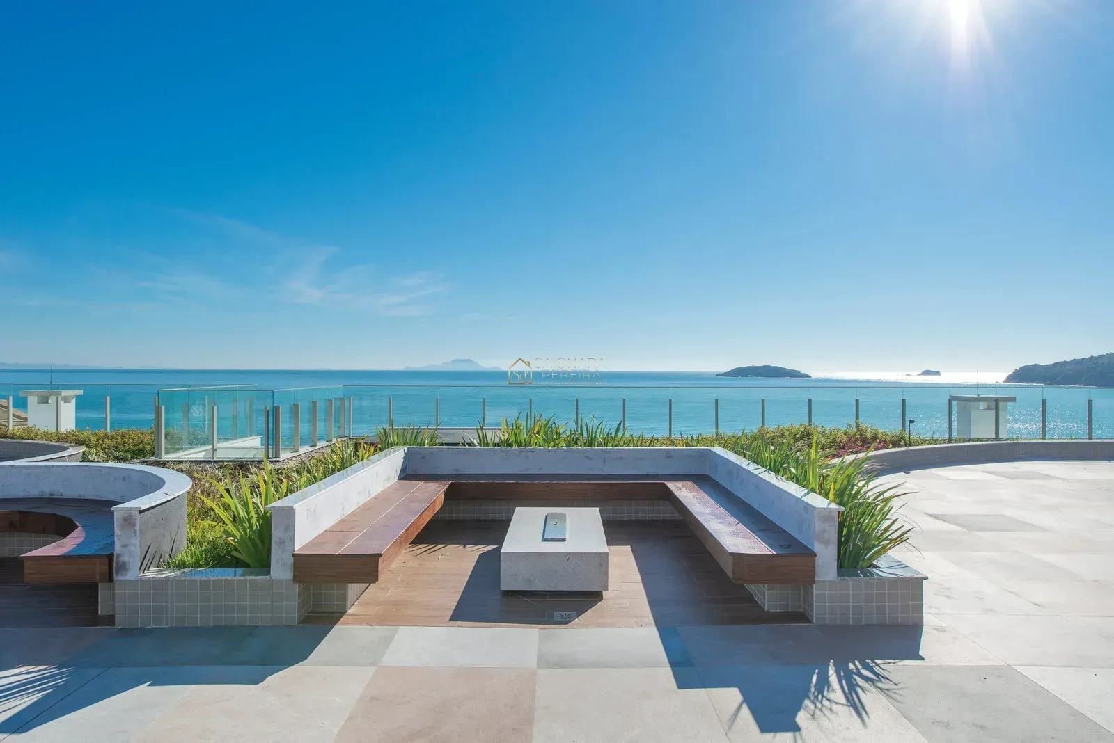 Imagem Viva no Topo: A Exclusividade da Cobertura com 3 suites no Mirante Home Club