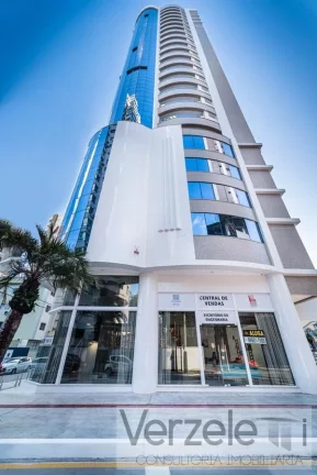 Imagem Apartamento 4 ou + dormitórios para Venda em Balneário Camboriú / SC no bairro Pioneiros