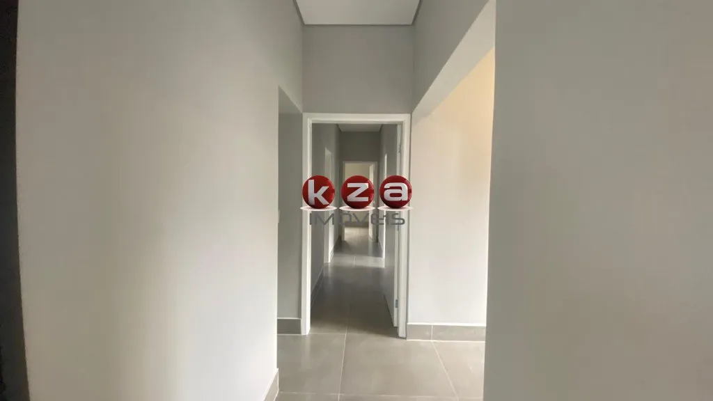 Imagem Casa de alto padrão em condomínio à venda em Valinhos-SP, bairro Pinheiro: 3 quartos, 3 suítes, 2 salas e 176,25 m² de área.