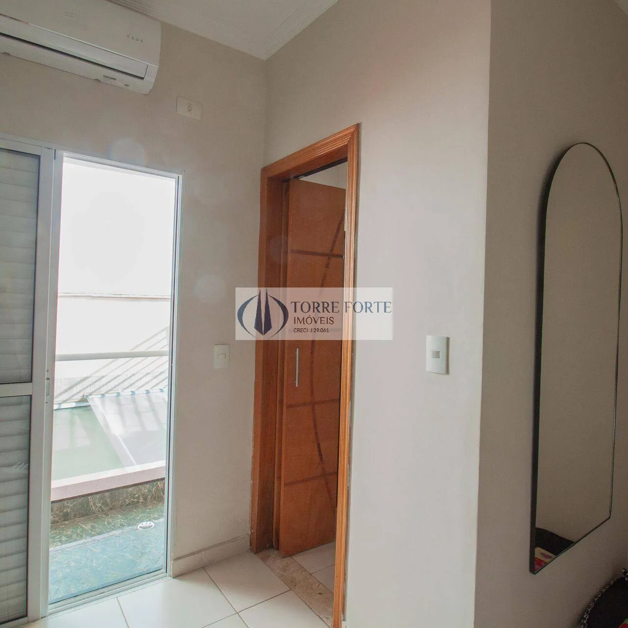 Imagem Linda casa com 3 suítes , churrasqueira, varanda , 2 vagas