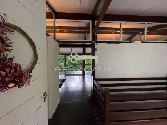 Imagem Cond. dos Arquitetos - Contemporânea e despojada! Uma casa única!