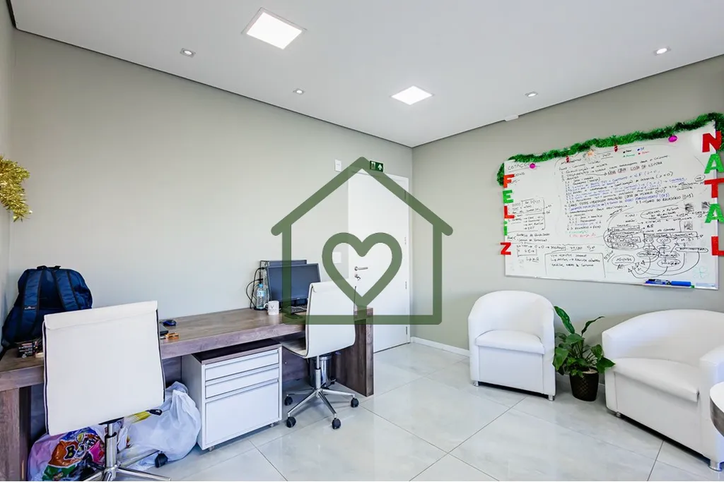 Imagem Sala comercial de 37m2 no 7º andar da Rua Gutemberg, 151, Torre 2, na Zona Petrópolis, com piso po...