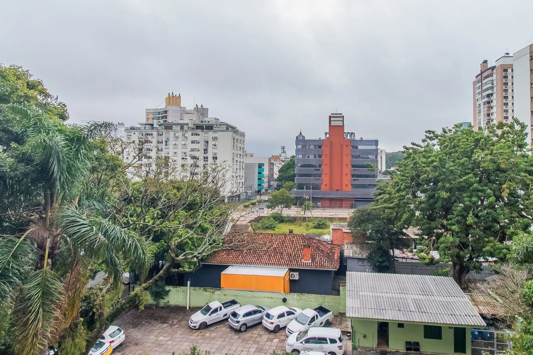 Imagem LINDO APARTAMENTO NO MENINO DEUS com 117 M PRIVATIVOS, 3 DORITÓRIOS COM SUÍTES E VAGA DUPLA