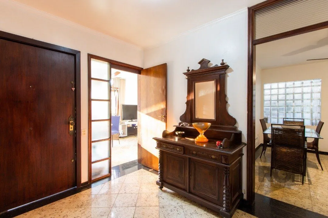 Imagem Casa em condomínio que possui 3 dormitórios, sendo 1suíte, lavabo, escritório, possibilidade de um 4 dormitório,