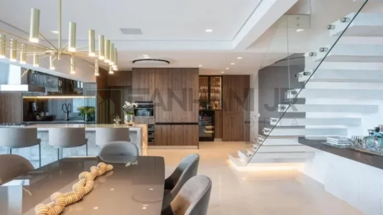Imagem Imperdível: Cobertura de Alto Padrão na Vila Nova Conceição, São Paulo-SP - 2 Quartos, 2 Suítes, 4 Salas, 4 Banheiros, 4 Vagas - 240m².
