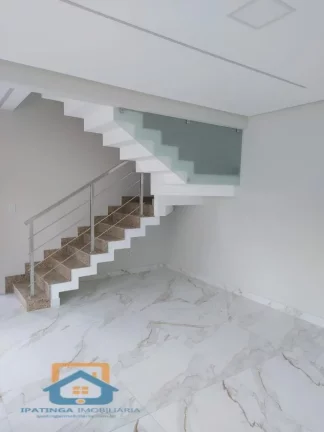 Imagem Casa Duplex de 3 quartos e 2 Vagas de garagem no Bairro Tirandetes