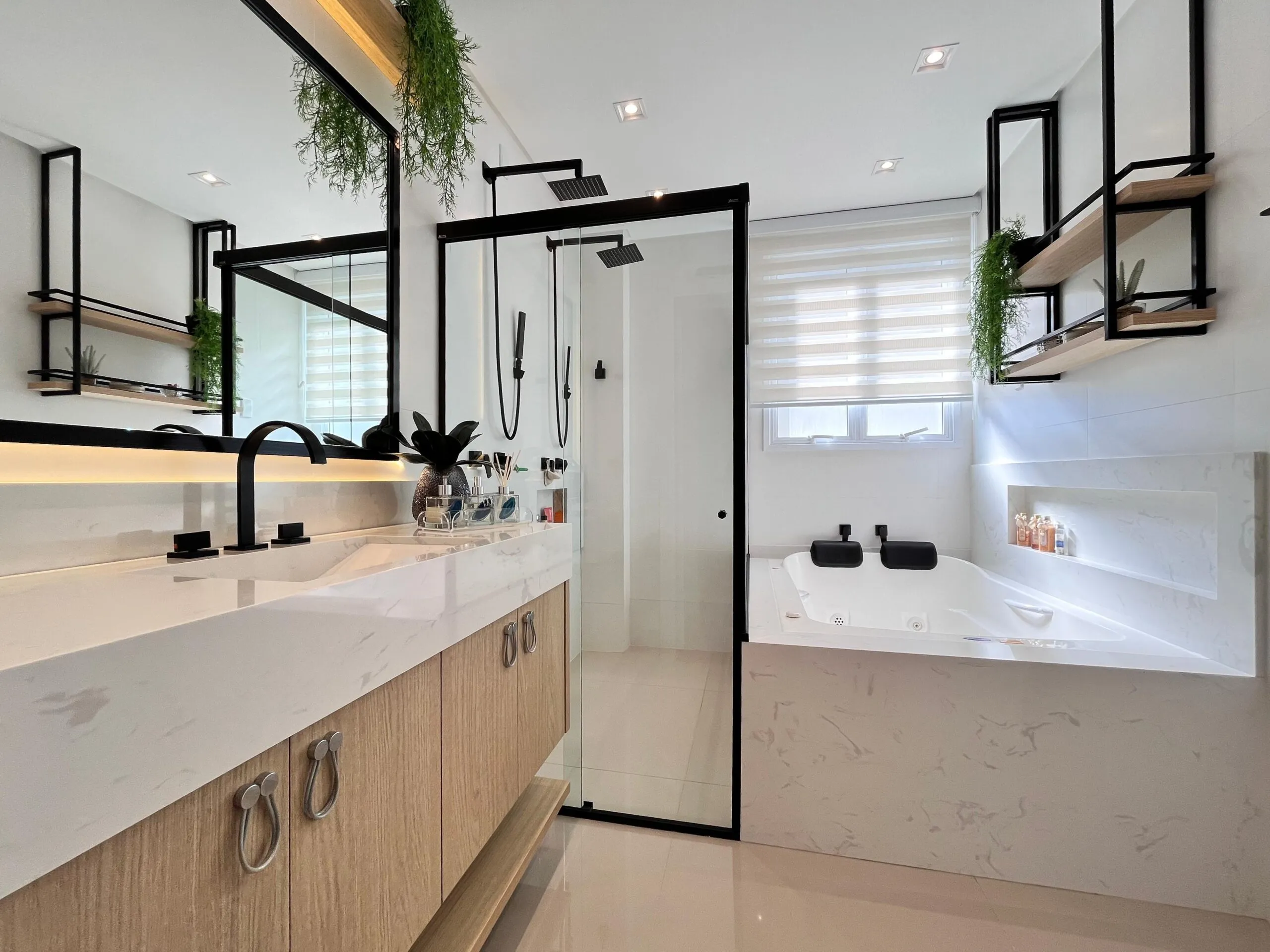 Imagem Apartamento com vista para o mar à venda com 150m2 por R$ 5.950.000,00
