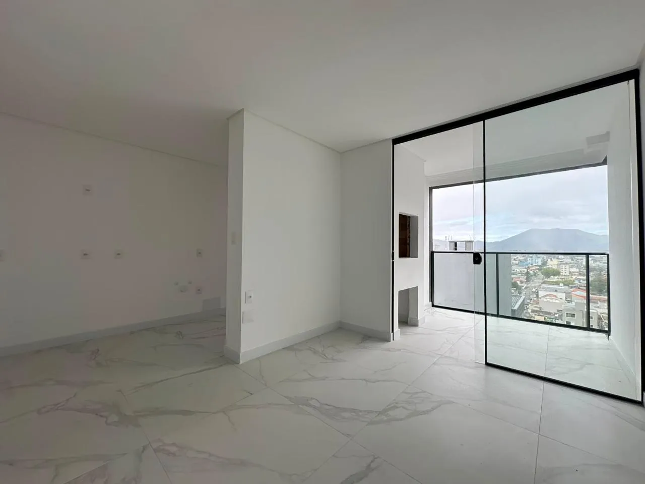 Imagem Apartamento à venda com 692m2 por R$ 950.000,00