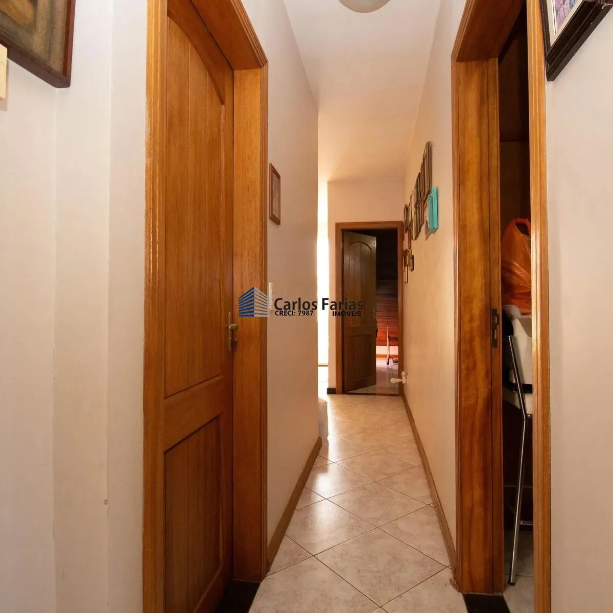 Imagem Casa para Venda em Brasília, Guará II, 5 dormitórios, 1 suíte, 3 banheiros, 2 vagas