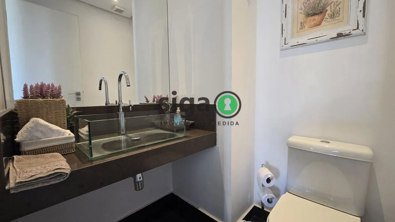 Imagem Alto Padrão em Andar Alto - 198m² com 3 Suítes - Hall social Privativo - Quadra de Tênis