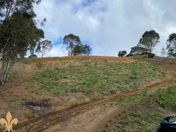 Imagem TERRENO RESIDENCIAL em RANCHO QUEIMADO - SC, Próximo da Praça