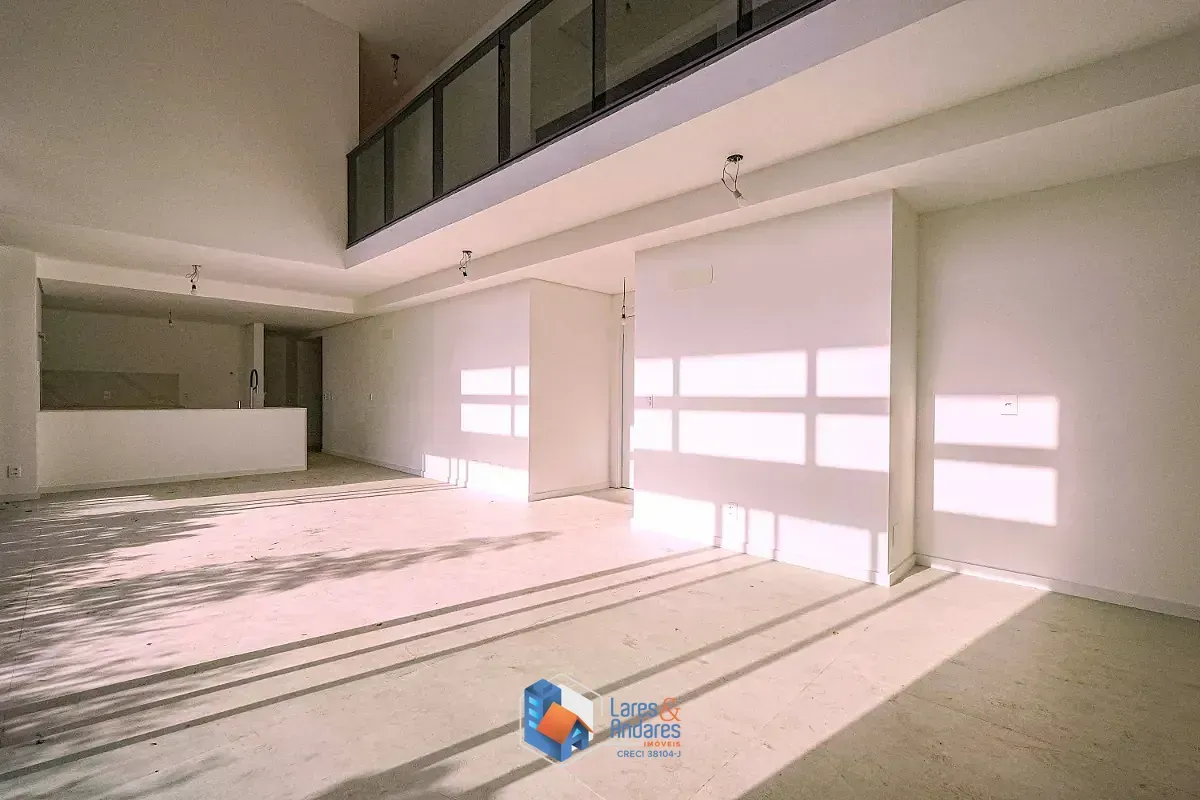 Imagem Duplex para venda em Jardim Fonte do Morumbi com 4 quartos, sendo 4 suítes, 325m²