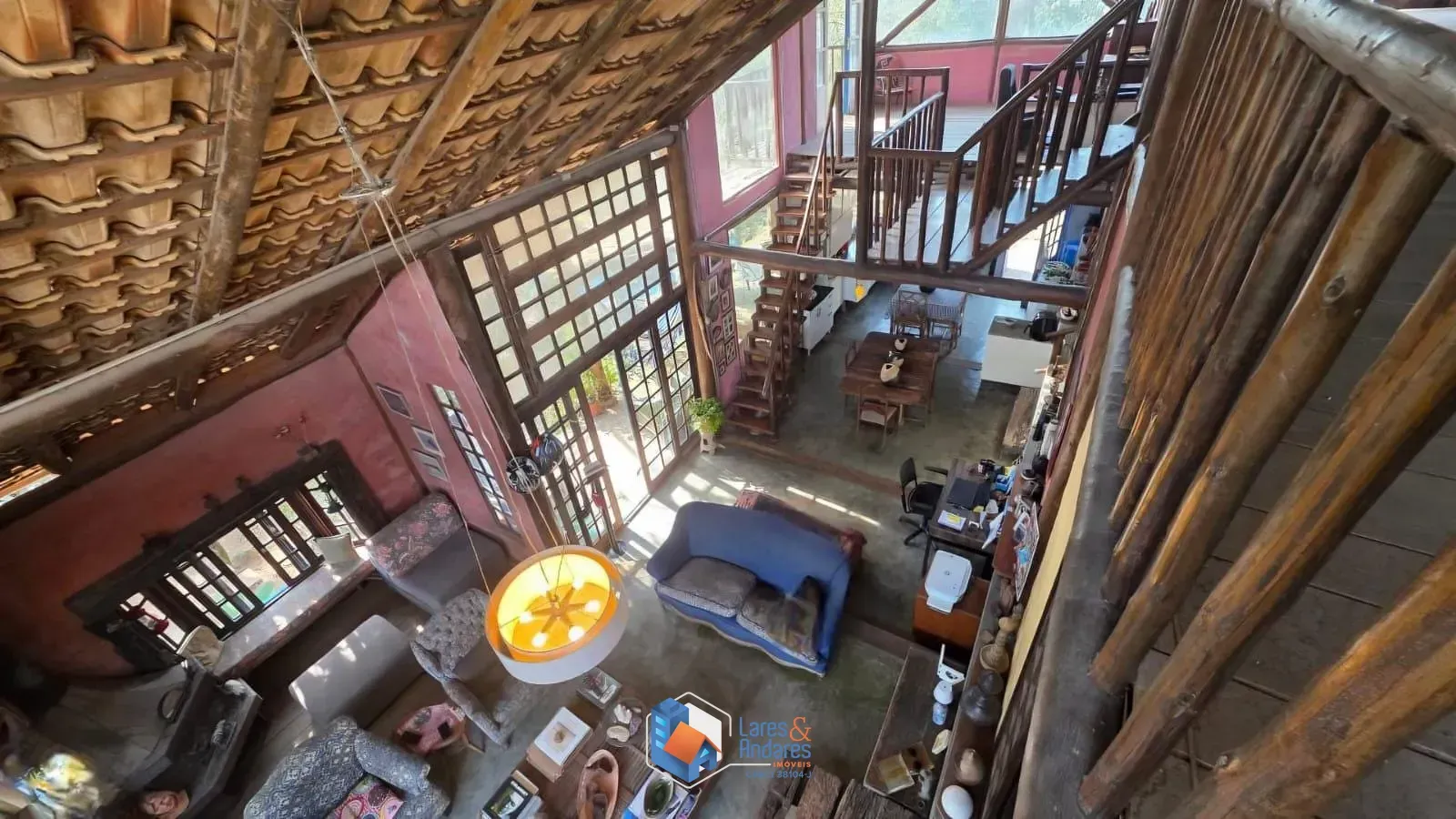Imagem Casa Rústica - um verdadeiro refúgio de harmonia e luz, onde cada detalhe convida a viver o essencial.