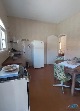 Imagem Bela casa no bairro do Pereque Mirim com 4 dormitórios em rua tranquila, perto do Supermercado do Pai