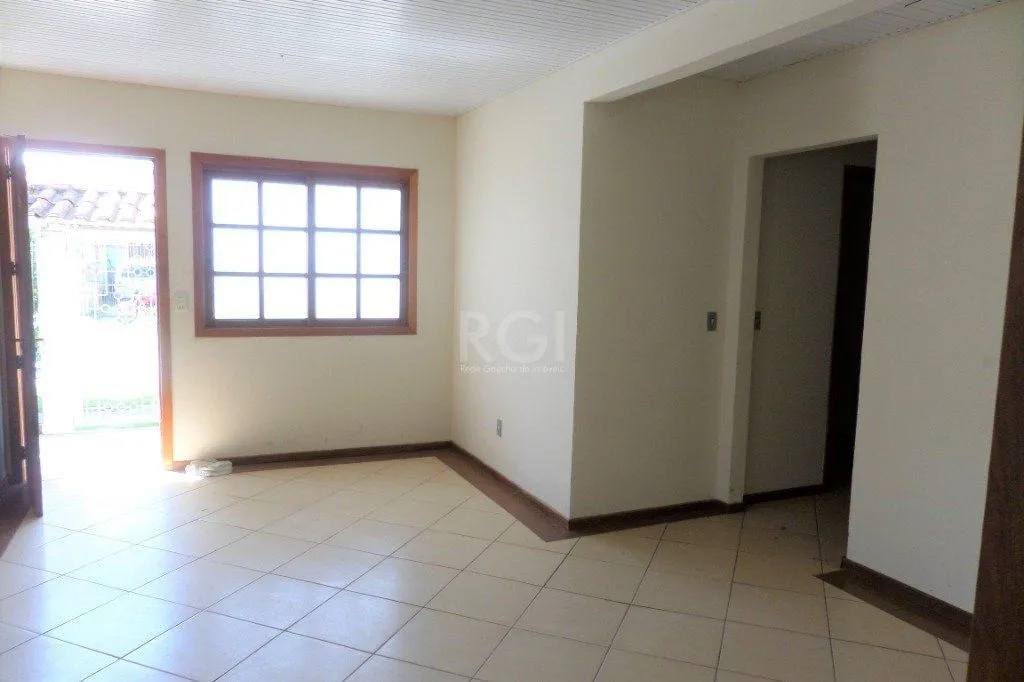 Imagem Casa na Hípica com 3 dormitórios e 2 vagas