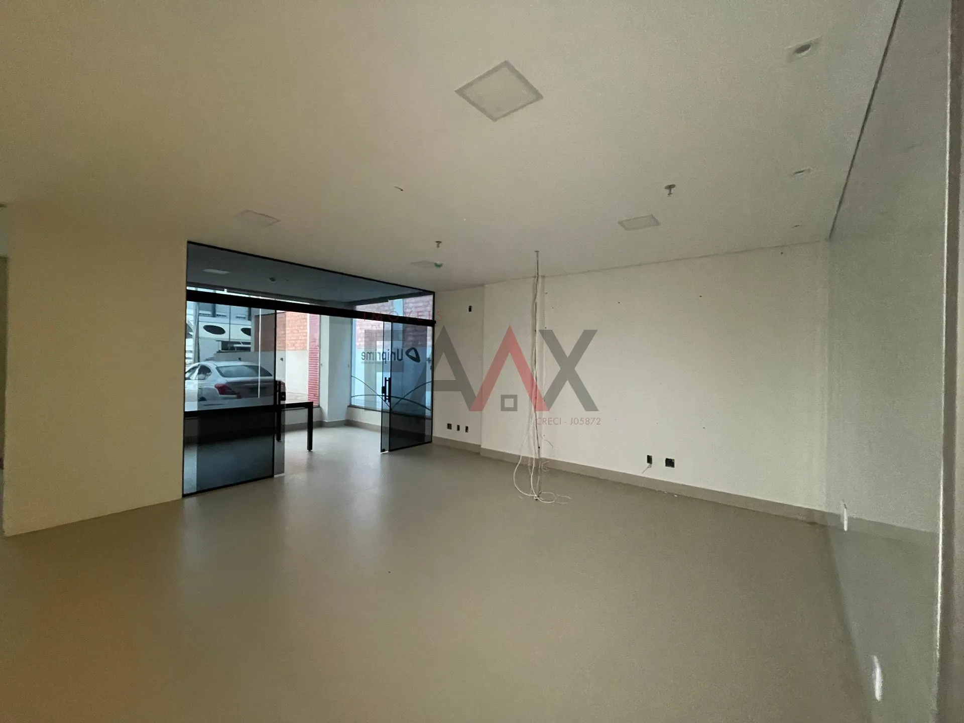 Imagem Sala Comercial Ampla no Térreo  Cidade dos Lagos.