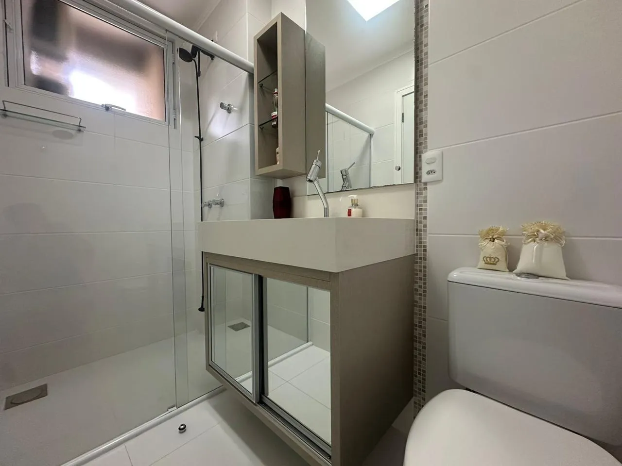 Imagem Apartamento à venda com 197.7m2 por R$ 2.850.000,00