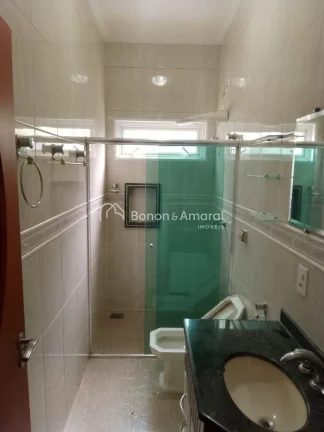 Imagem Encantadora casa localizada no Condomínio Residencial Fiorentino, em Valinhos. O imóvel conta com ...