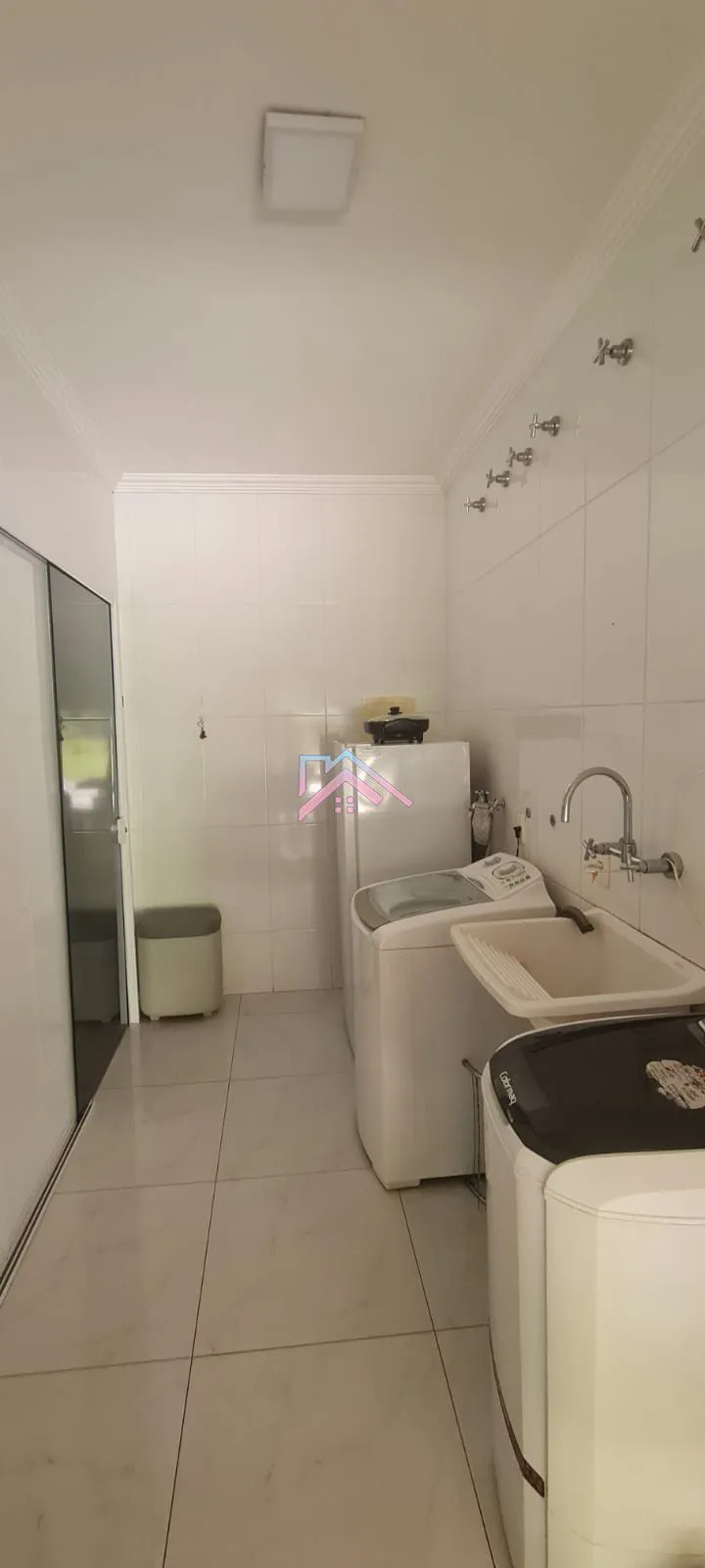 Imagem Casa à venda Residencial Laguna Club - Área útil 197 m2 com 3 dormitórios - sendo 1 suíte - 4 vagas
