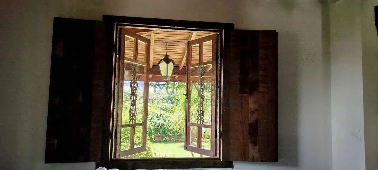 Imagem Casa em condomínio de chácaras à 300 m do centro

Área total 671 m2- área construída 240 M2

C...