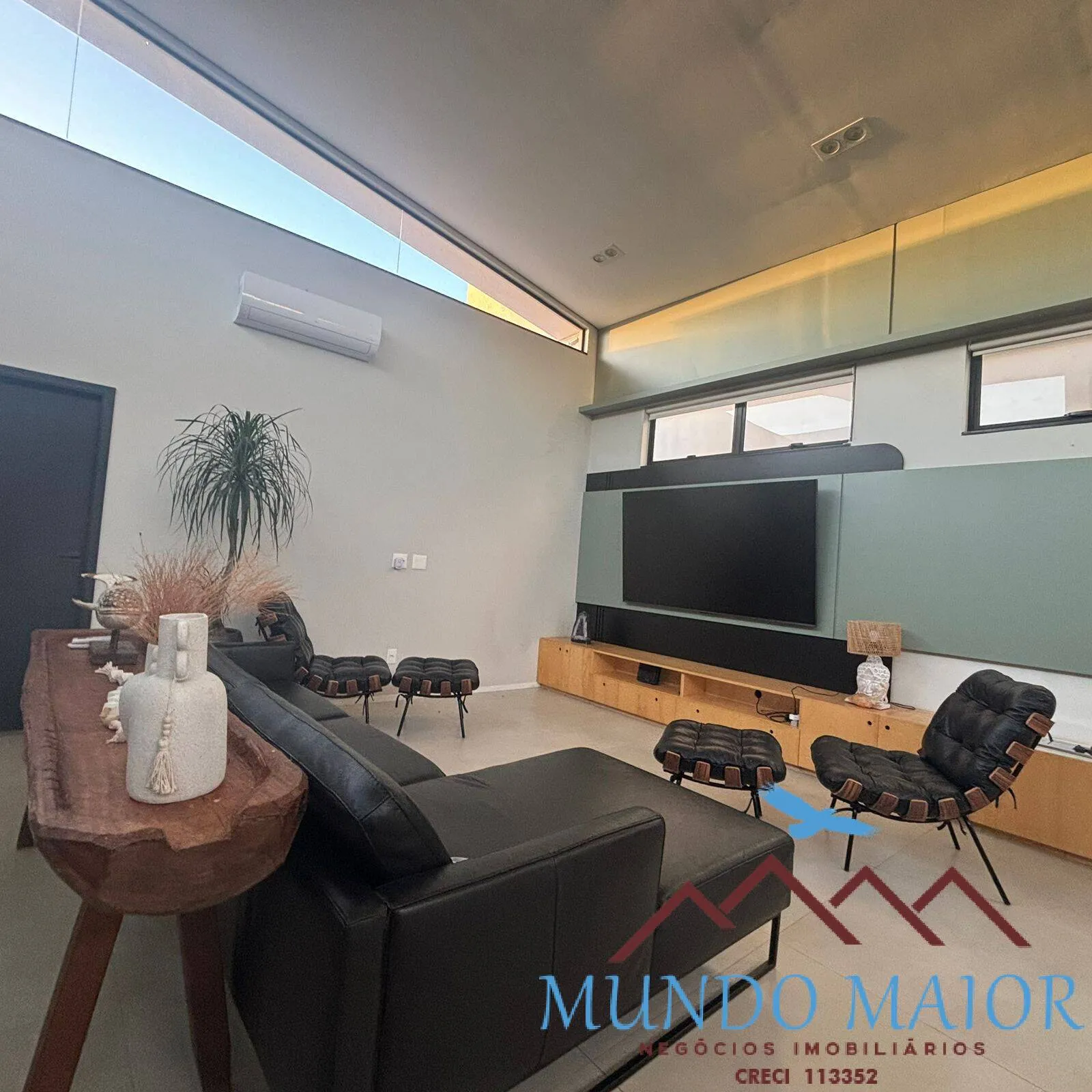 Imagem Paraíso Térreo de Luxo: Casa Tech com Rooftop Épico e Piscina Alphaville !!