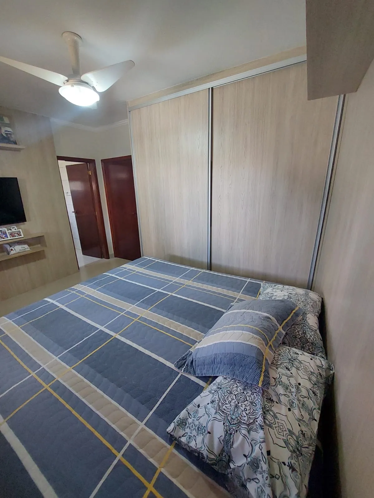 Imagem Casa 4 dorm escritório lareira sala de jogos de Esquina com 438m² Cond Vivendas do Lago