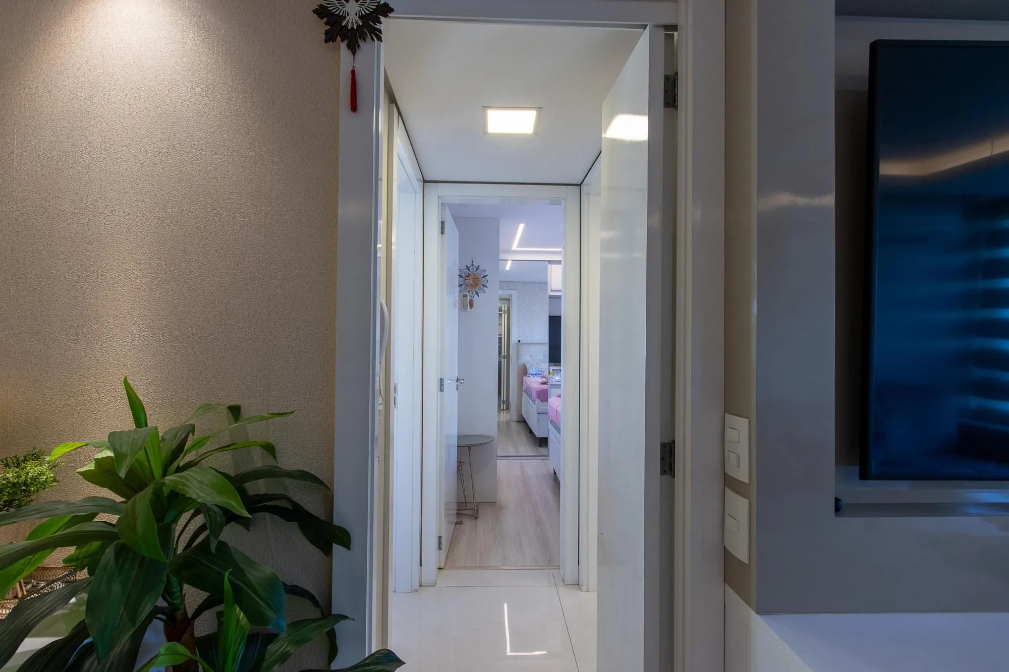 Imagem Apartamento com 2 dormitórios no bairro Cavalhada