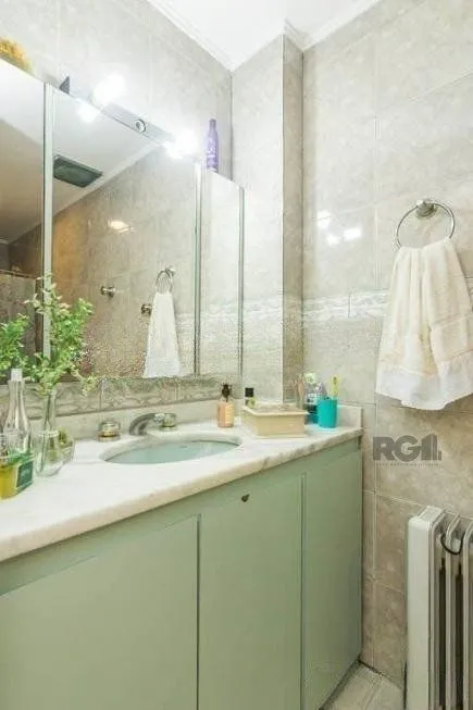 Imagem Apartamento 86m² - 3 dormitórios, 2 banheiros, 1 vaga no bairro Petrópolis