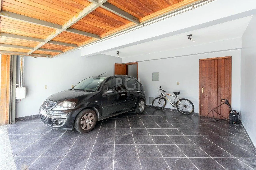 Imagem Casa para Venda - 451.63m², 5 dormitórios, sendo 1 suites, 4 vagas - Cristal