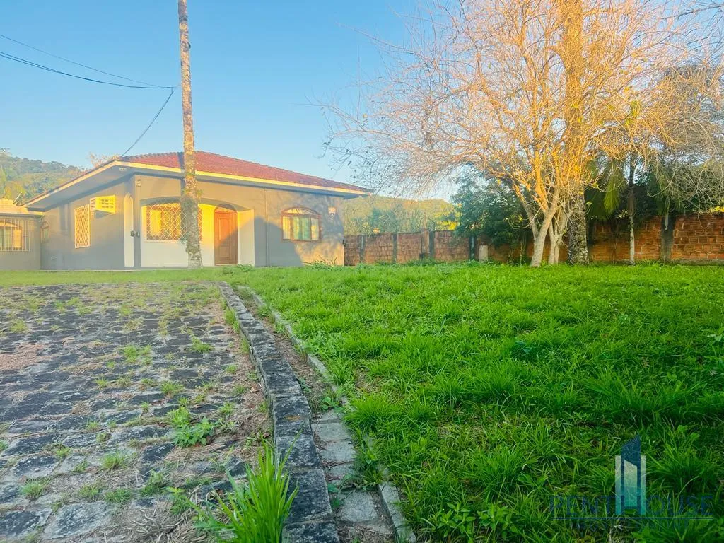 Imagem Casa para Venda em Balneário Camboriú, São Judas Tadeu, 3 dormitórios, 1 suíte, 2 banheiros, 2 vagas