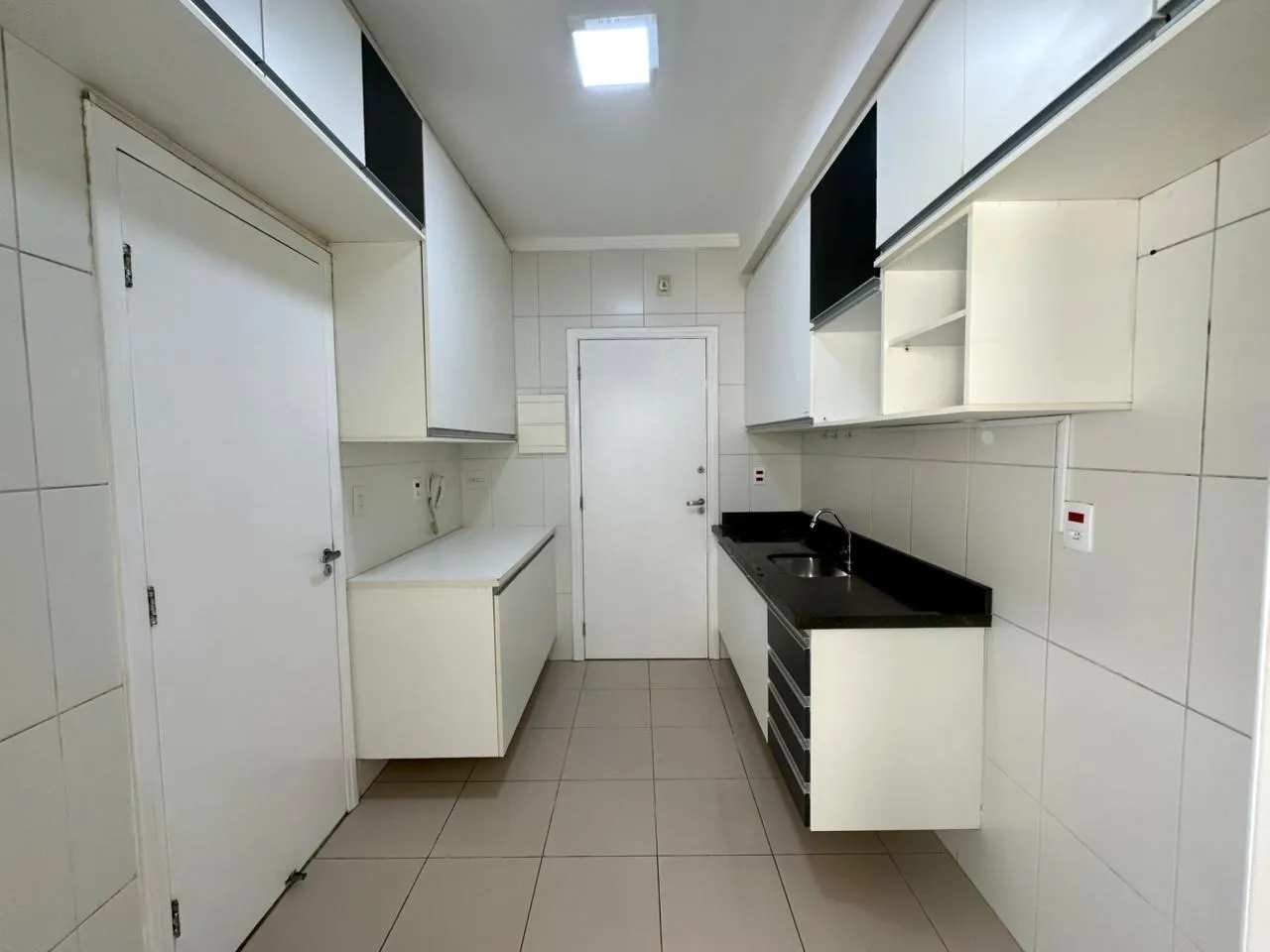 Imagem Apartamento para Locação no Edifício Meliá Campolim com 3 Dormitórios e Vista Privilegiada para o Iguatemi