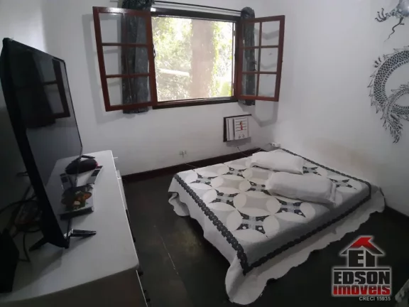 Imagem Belíssima Casa Triplex em Condomínio no Recanto de Itaipuaçu