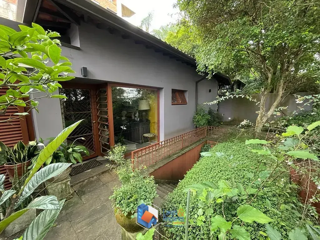 Imagem Casa para venda em Real Parque com 2 quartos, sendo 2 suítes, 293m²