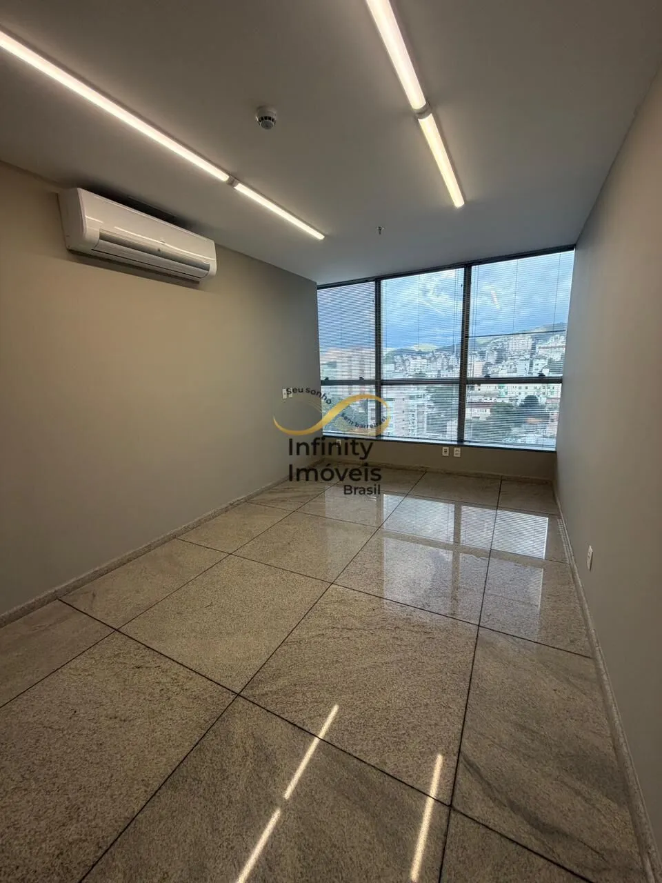 Imagem Sala comercial à venda no bairro Santa Efigênia - Belo Horizonte/MG