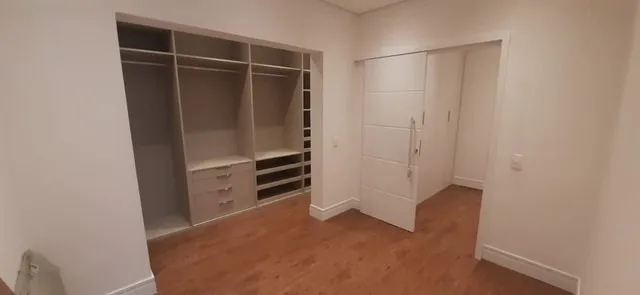 Imagem Imponente Casa no Condomínio Saint Patrick