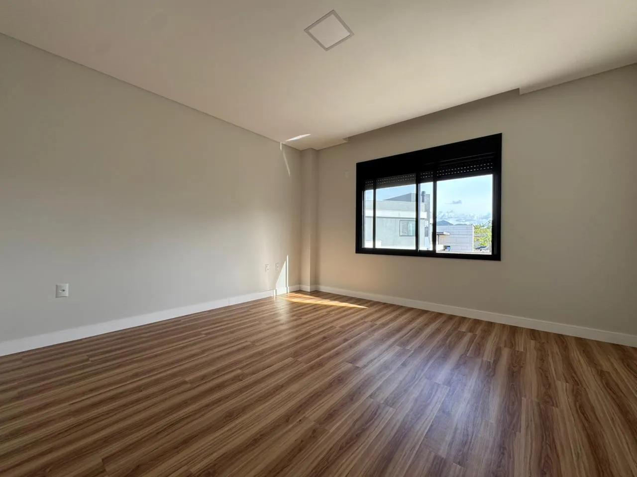 Imagem Casa à venda com 265m2 por R$ 3.165.000,00