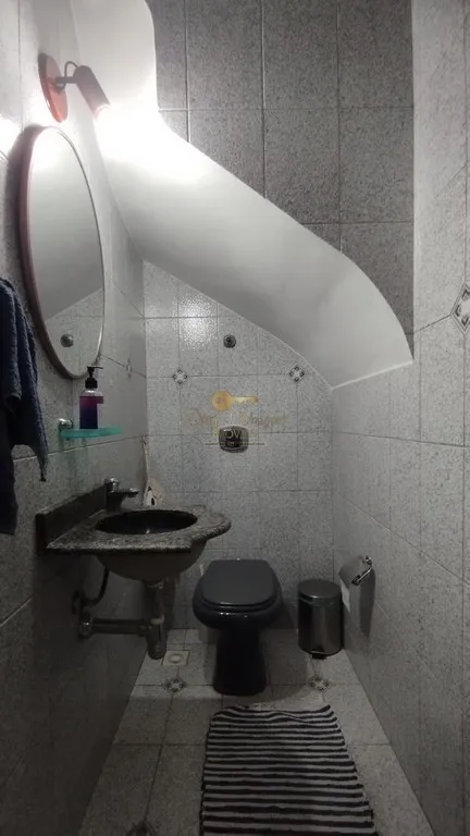Imagem Casa em Condomínio para Venda em Teresópolis / RJ no bairro Agriões